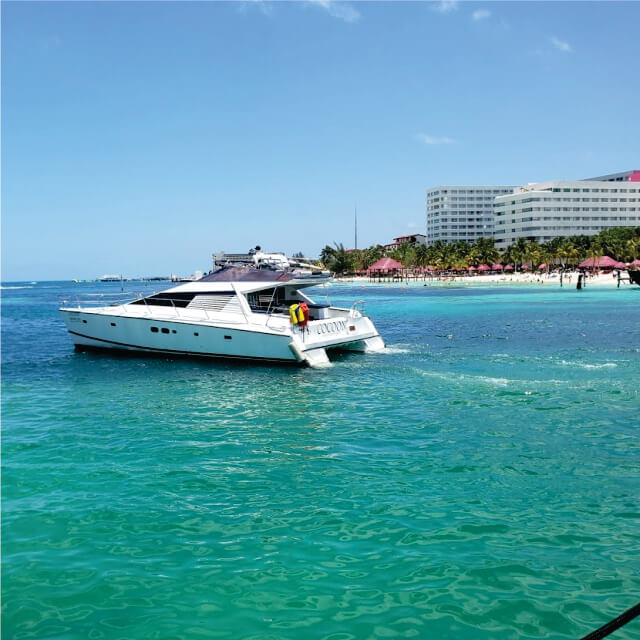 Sirenas Raw Bar ship departing